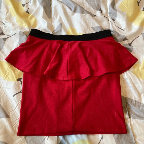 Red peplum mini skirt - Picture 1 of 2